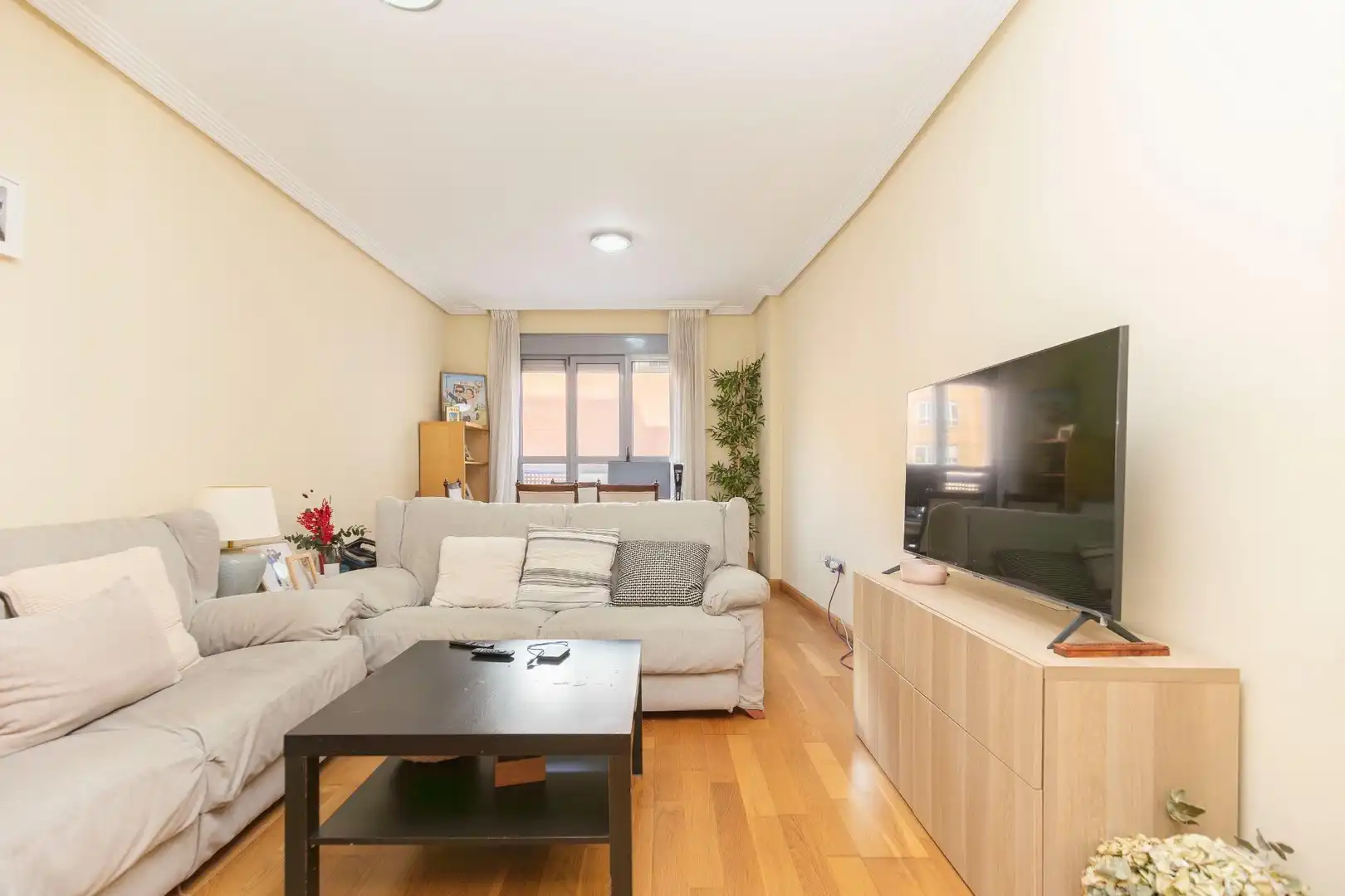 Sala d'estar de Pis en venda en  Almería Capital amb Aire condicionat