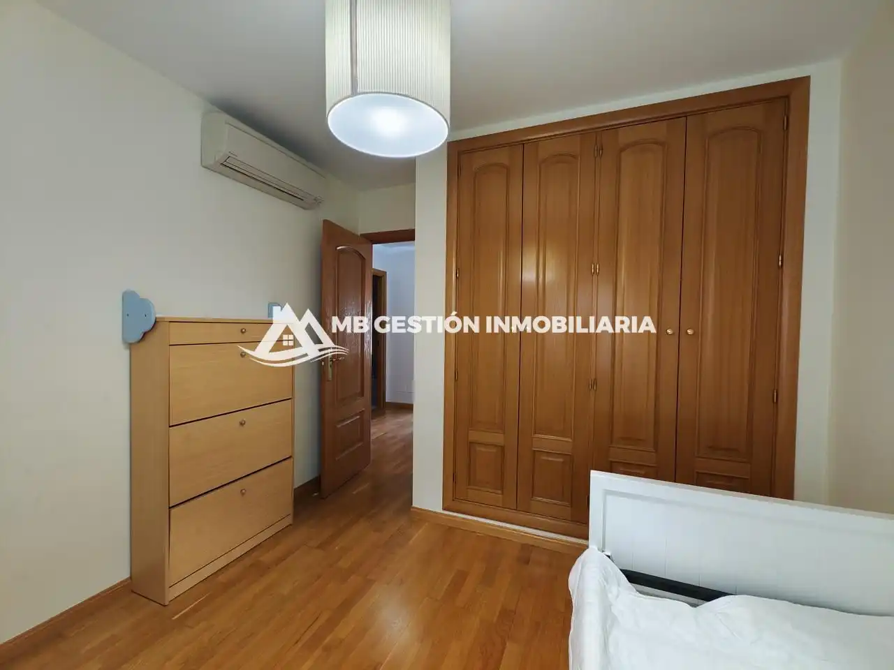 Detached homes for sale in Calle de Luarca, La Serna