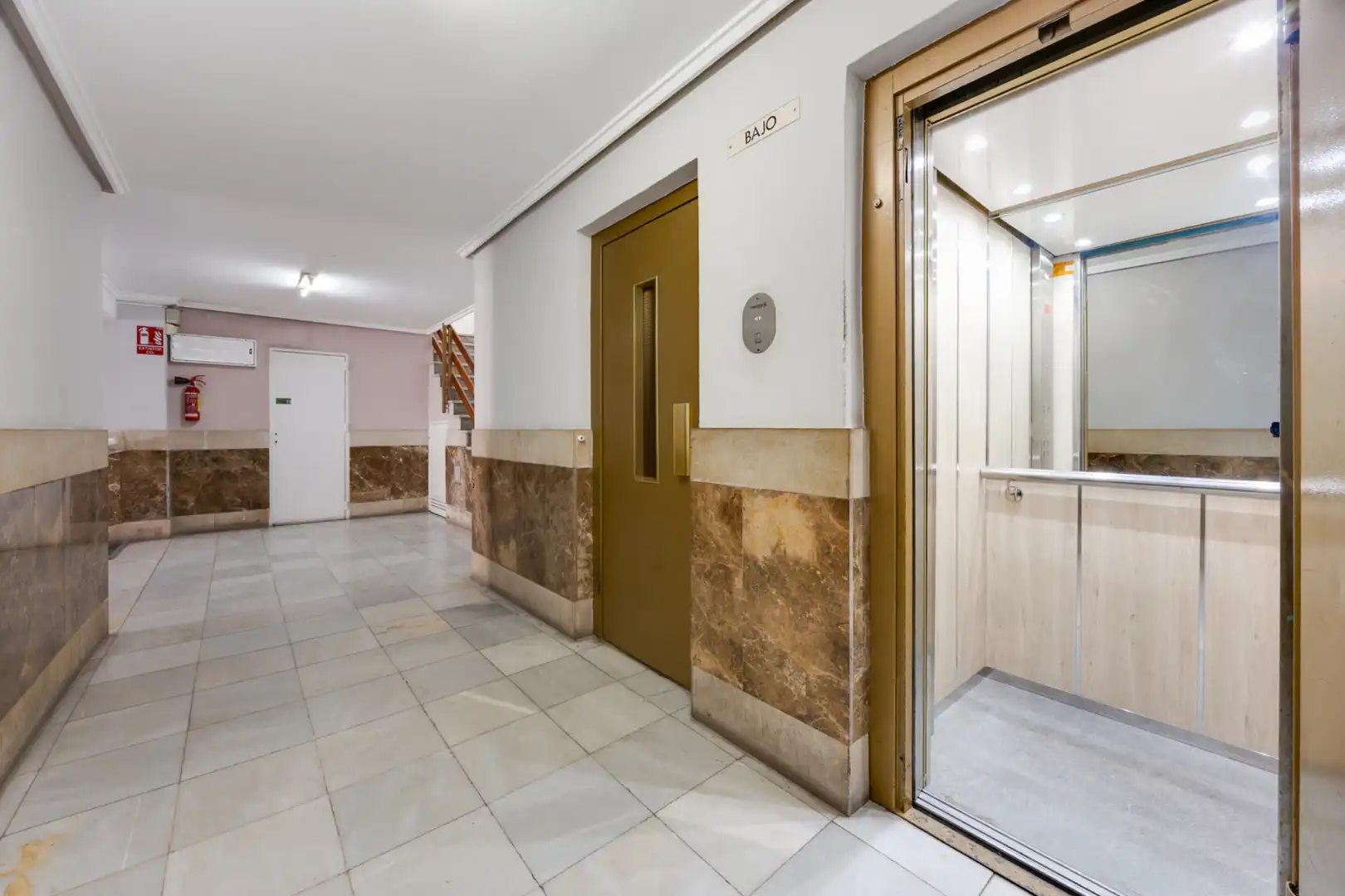 Apartamento con ascensor en venta en Calle San Miguel de Salinas 9, imagen 25