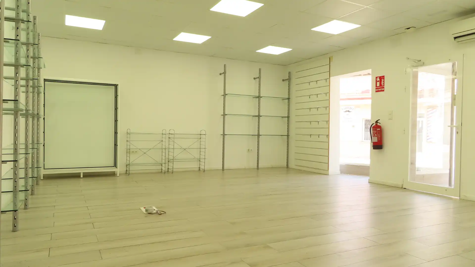 Commercial properties for rent in Cartagena  with Air Conditioner and Heating