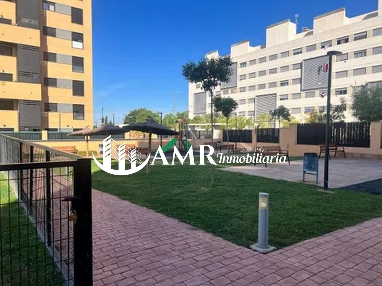 Vista exterior de Pis en venda en Móstoles amb Calefacció, Jardí privat i Traster