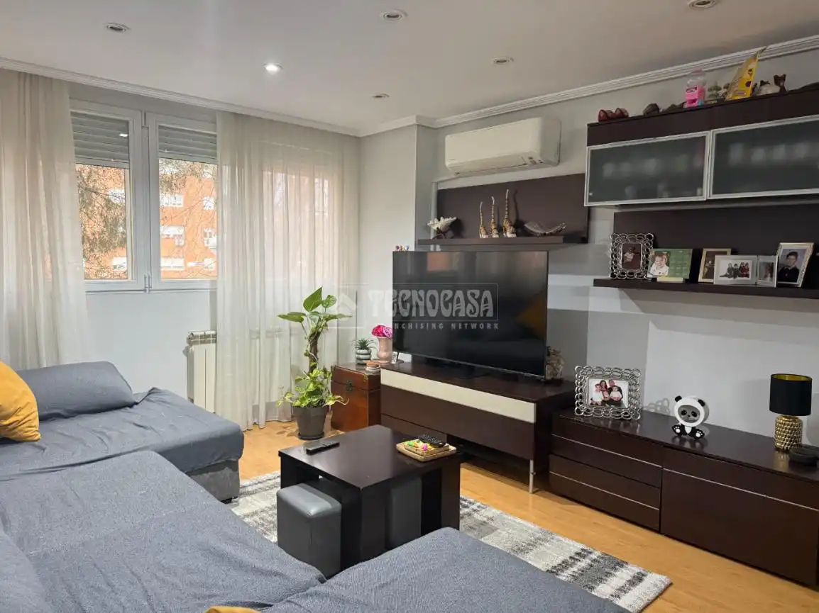 Wohnzimmer von Wohnung zum Verkauf in Madrid mit Klimaanlage und Heizung