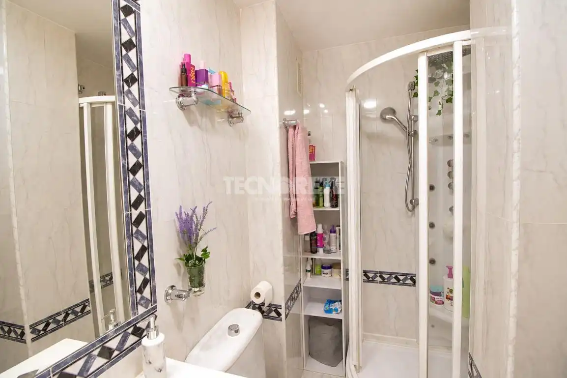 Baño de Piso en venta en Toledo con Aire acondicionado, Calefacción y Terraza