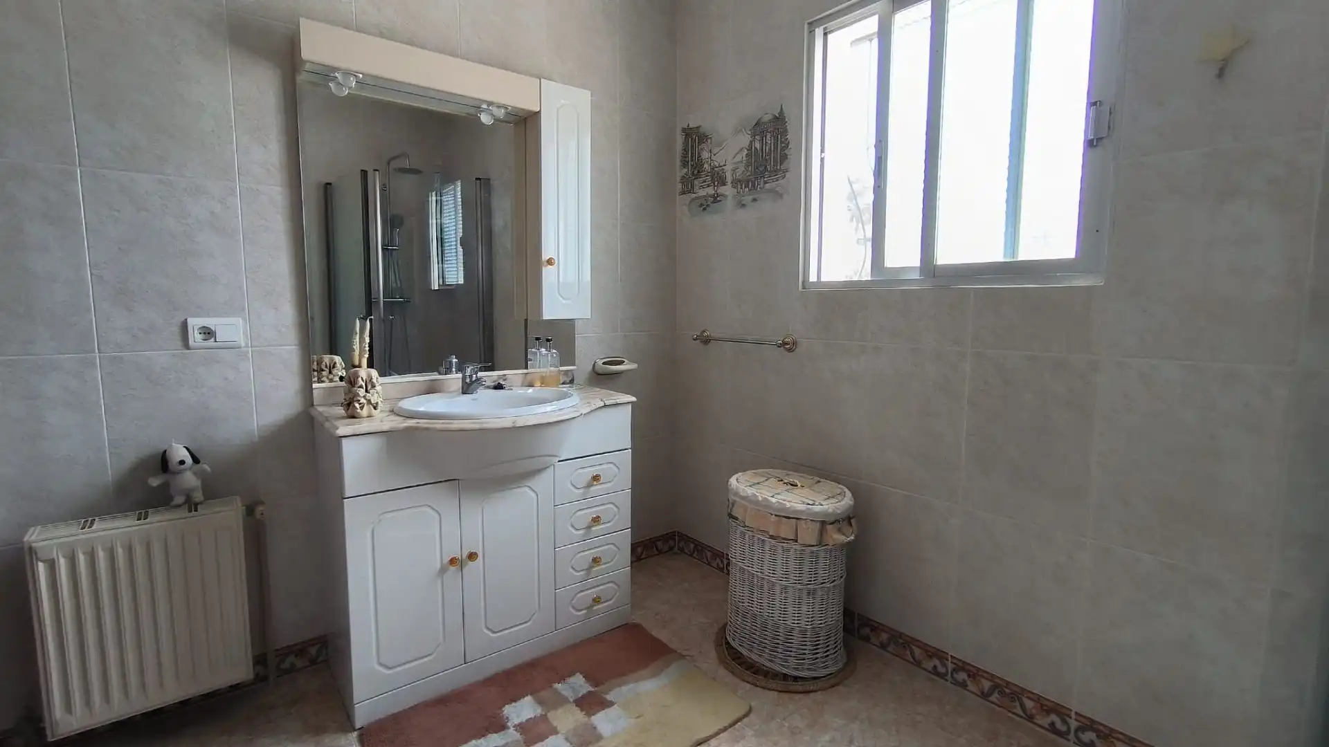 Bany de Casa o xalet en venda en L'Alfàs del Pi amb Aire condicionat, Calefacció i Jardí privat