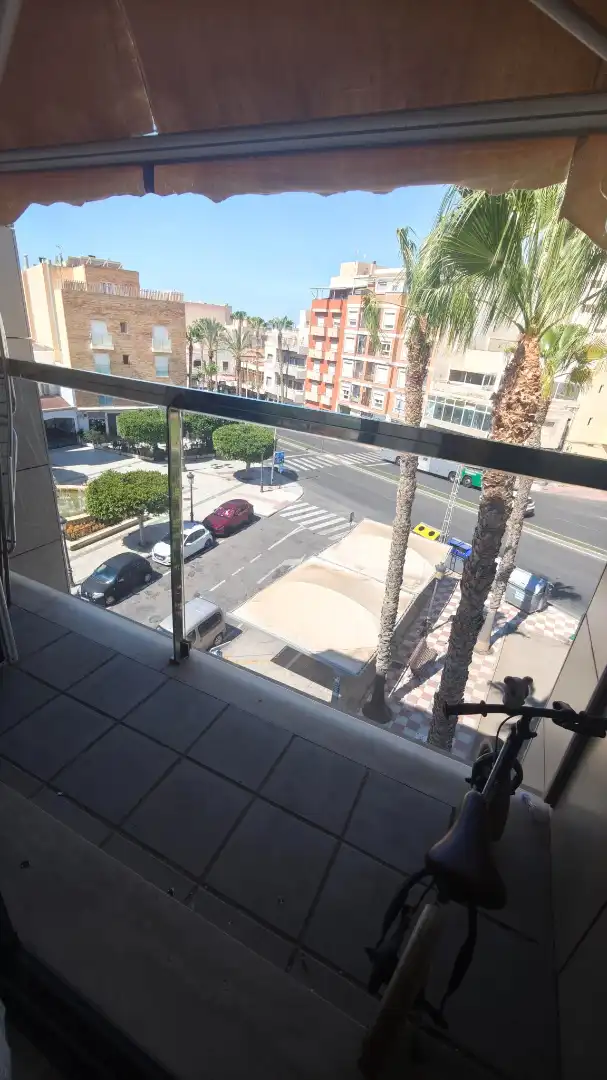 Vista exterior de Piso en venta en Roquetas de Mar con Aire acondicionado, Terraza y Amueblado
