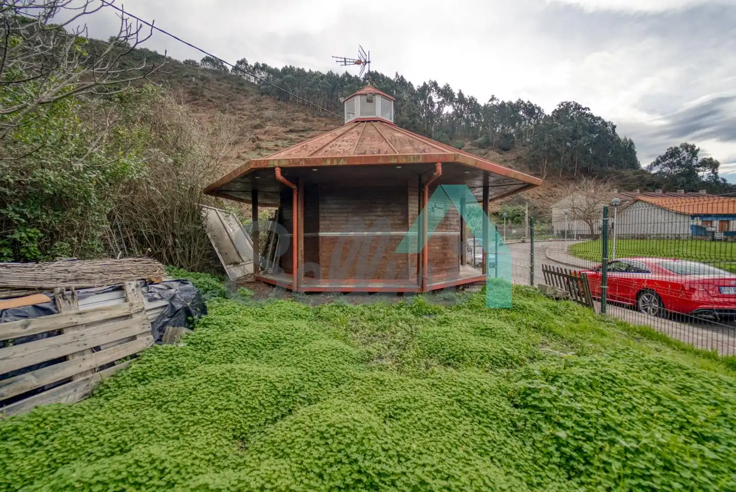 Vista exterior de Casa o xalet en venda en Soto del Barco amb Jardí privat