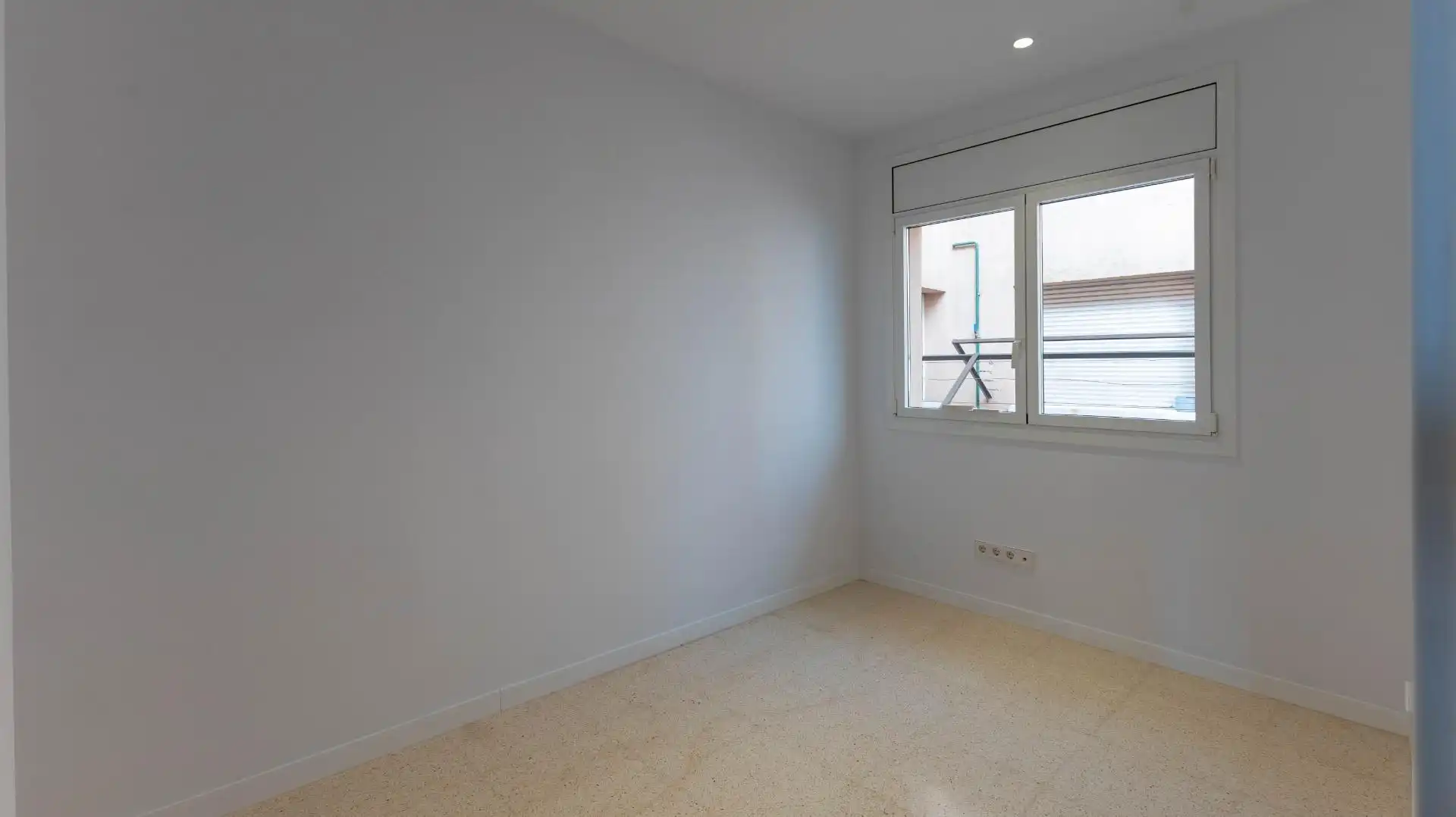 Schlafzimmer von Wohnung zum Verkauf in Barcelona mit Klimaanlage, Heizung und Terrasse