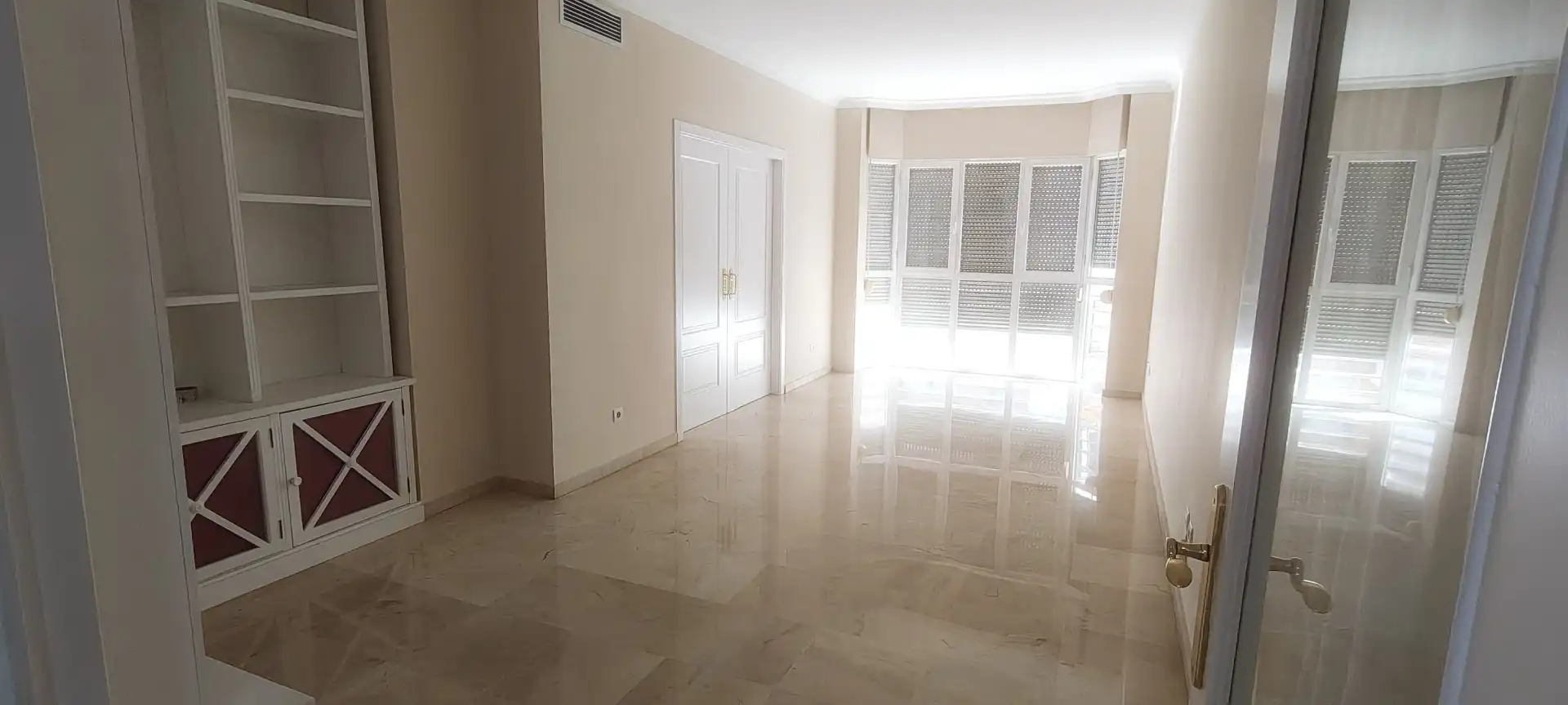 Living room of Flat for rent in Sevilla  with Air Conditioner, Storage room and Oven