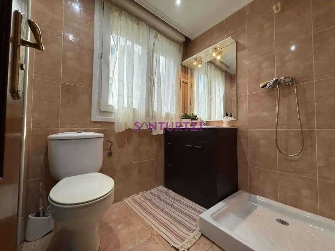 Bathroom of Detached homes for sale in Castro-Urdiales  with Heating, Terrace and Furnished
