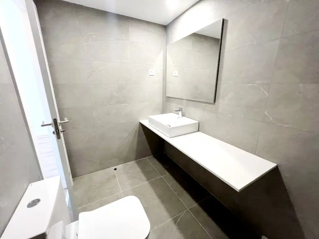 Baño de Piso de alquiler en Alcalá de Henares con Terraza, Trastero y Domótica