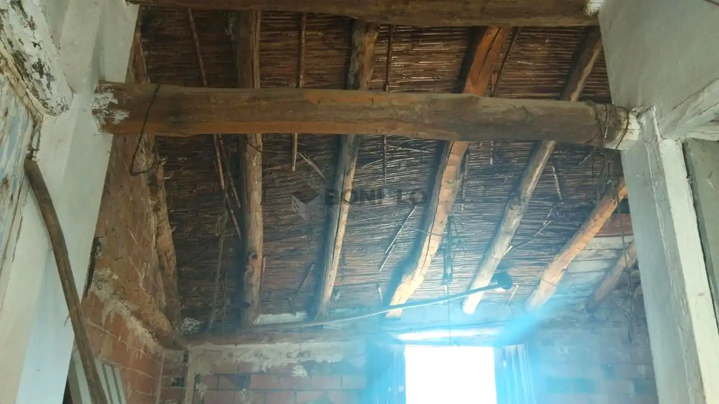 Casa adosada en venda en Ademuz amb Balcó