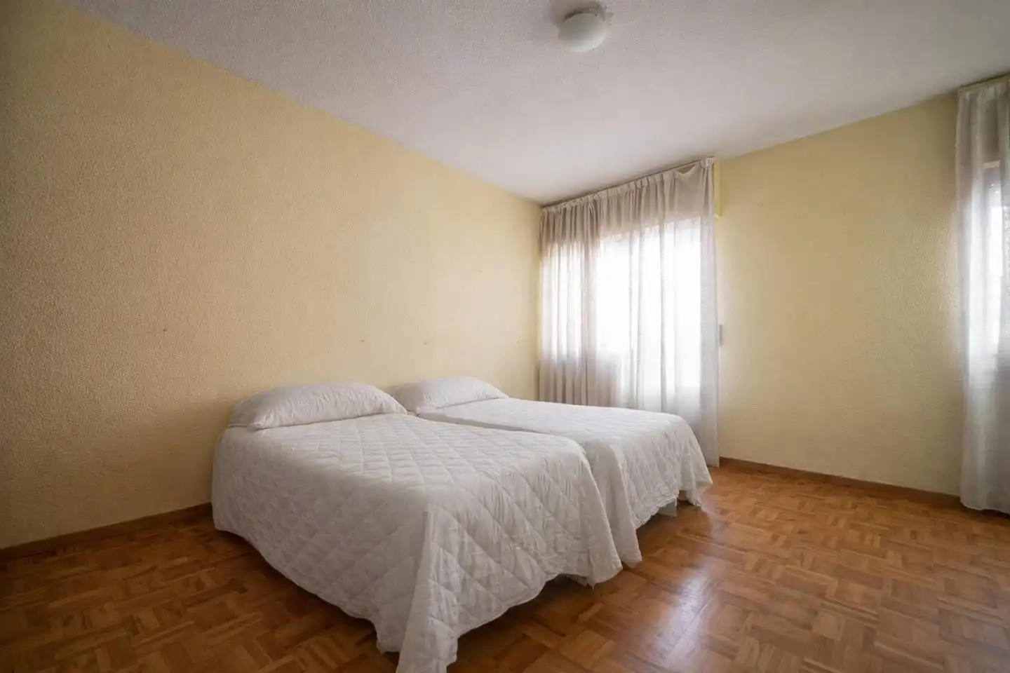 Habitación de Piso en venta en Ávila con Calefacción, Parquet y Terraza