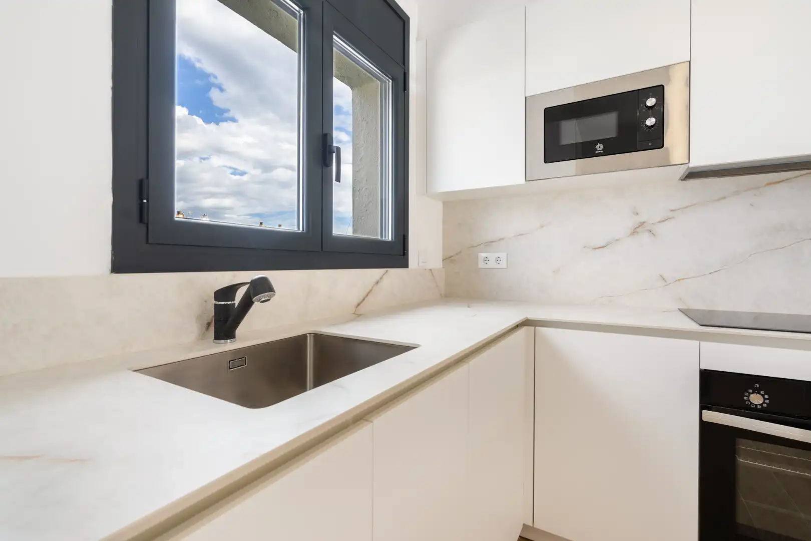 Terraced house with terrace for sale in Carrer Cavall de Mar, imagen 9