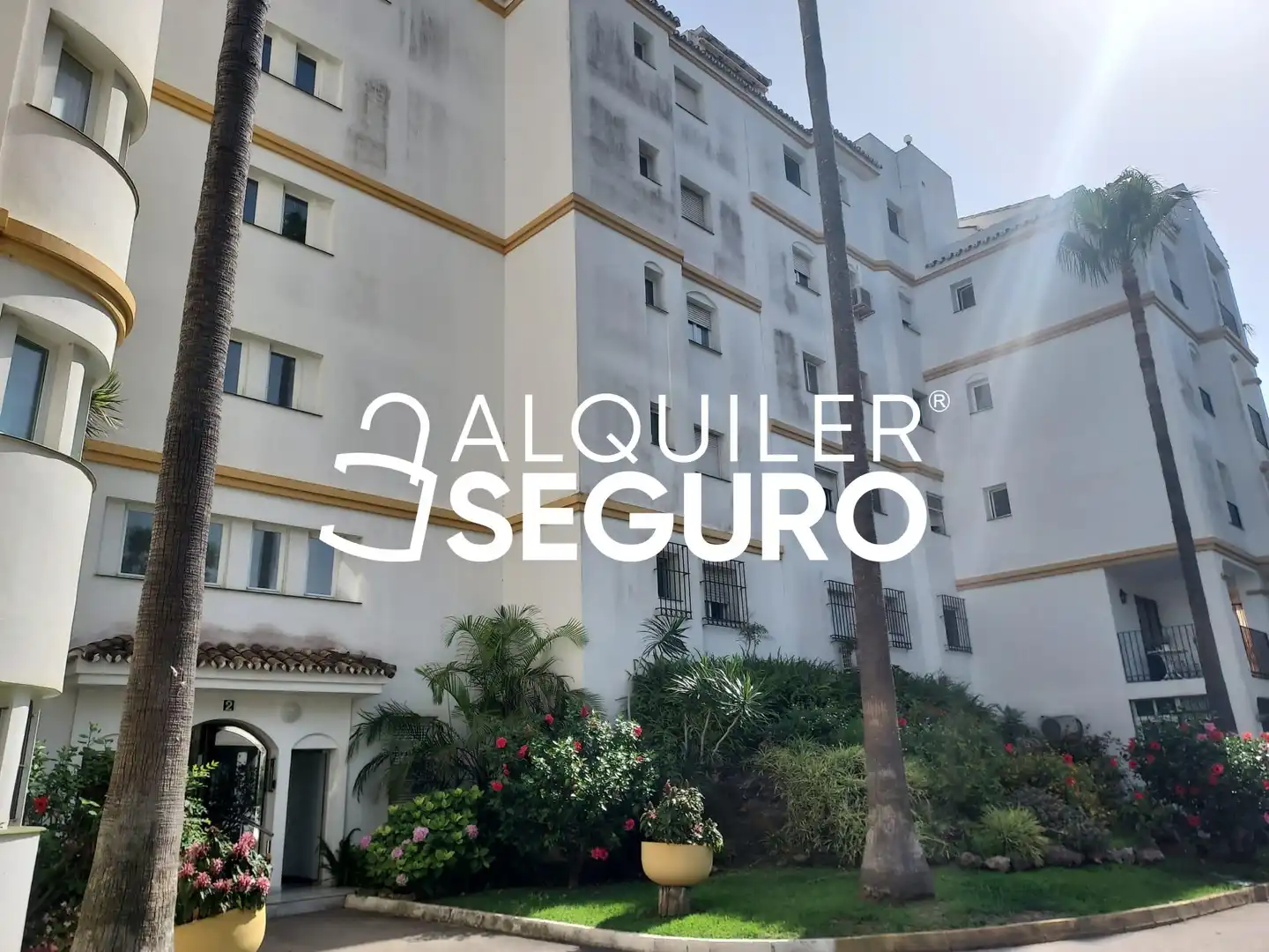 Exterior view of Attic for rent in Benalmádena  with Terrace, Swimming Pool and Furnished