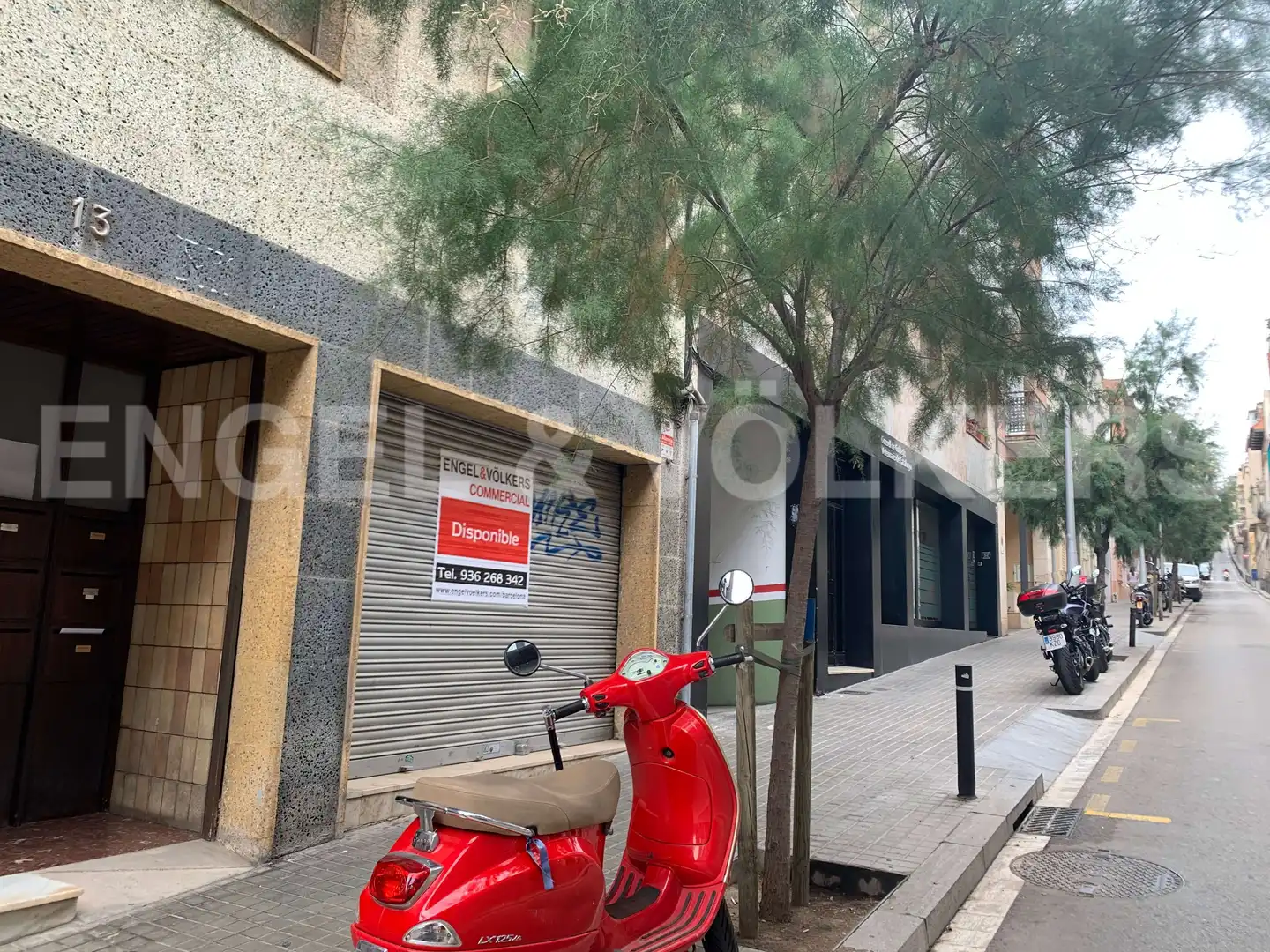 Vista exterior de Oficina en venda en Barcelona