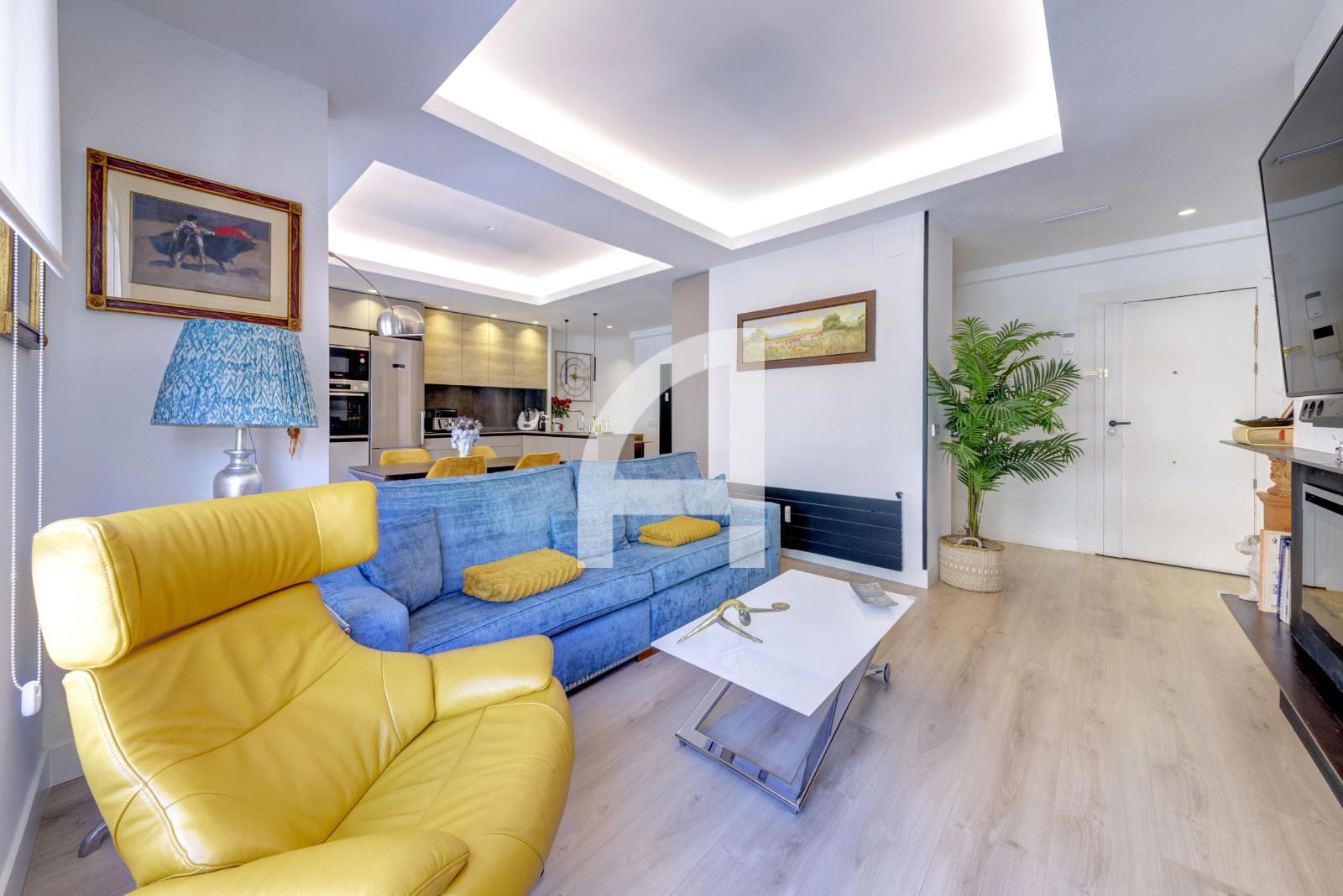 Sala d'estar de Pis en venda en  Madrid Capital amb Aire condicionat, Calefacció i Terrassa