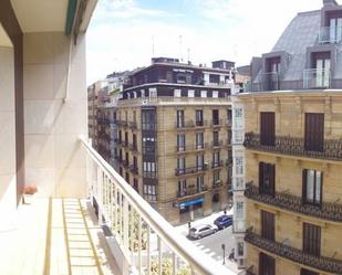 Vista exterior de Pis de lloguer en Donostia - San Sebastián  amb Calefacció, Terrassa i Traster