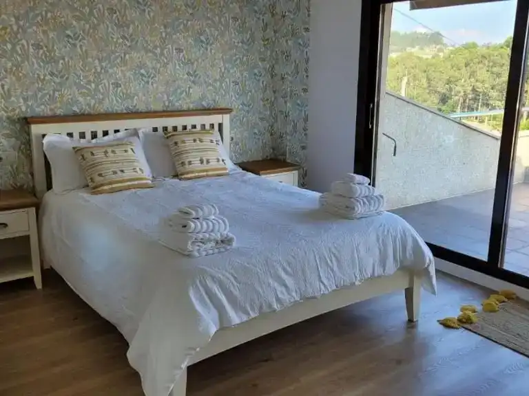 Habitación de Casa o chalet en venta en Sanxenxo con Piscina y Balcón