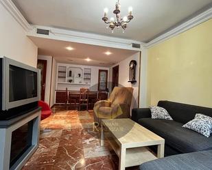 Living room of Flat to rent in  Granada Capital  with Air Conditioner, Heating and Parquet flooring