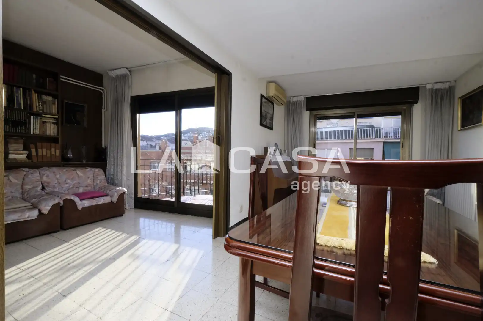 Piso en venta en Barcelona con Calefacción y Balcón