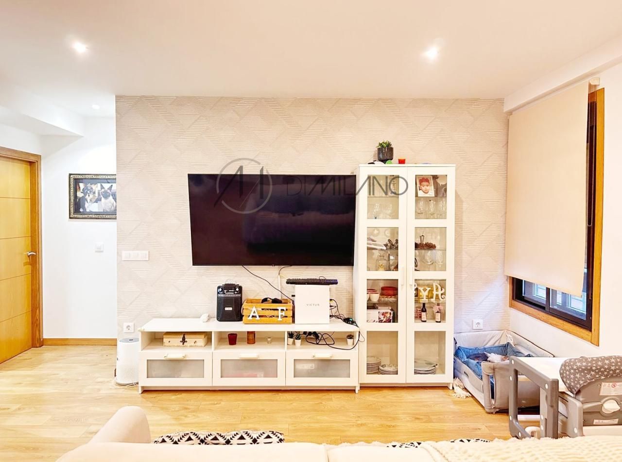 Living room of Flat for sale in Vigo   with Heating and Parquet flooring