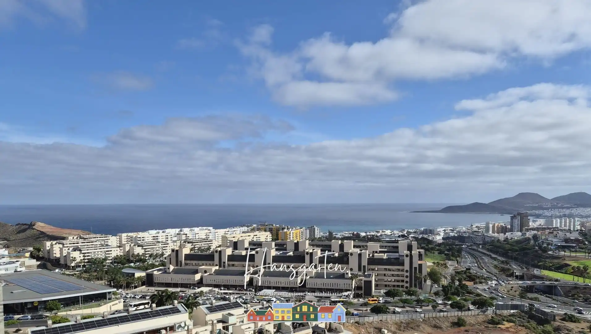 Vista exterior de Piso en venta en Las Palmas de Gran Canaria con Calefacción, Trastero y Piscina comunitaria