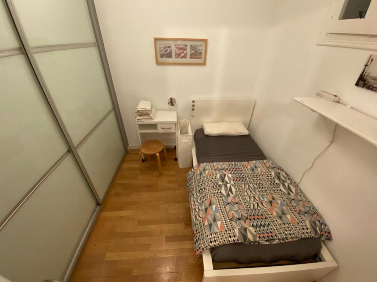 Bedroom of Apartment to share in  Barcelona Capital  with Air Conditioner, Heating and Furnished