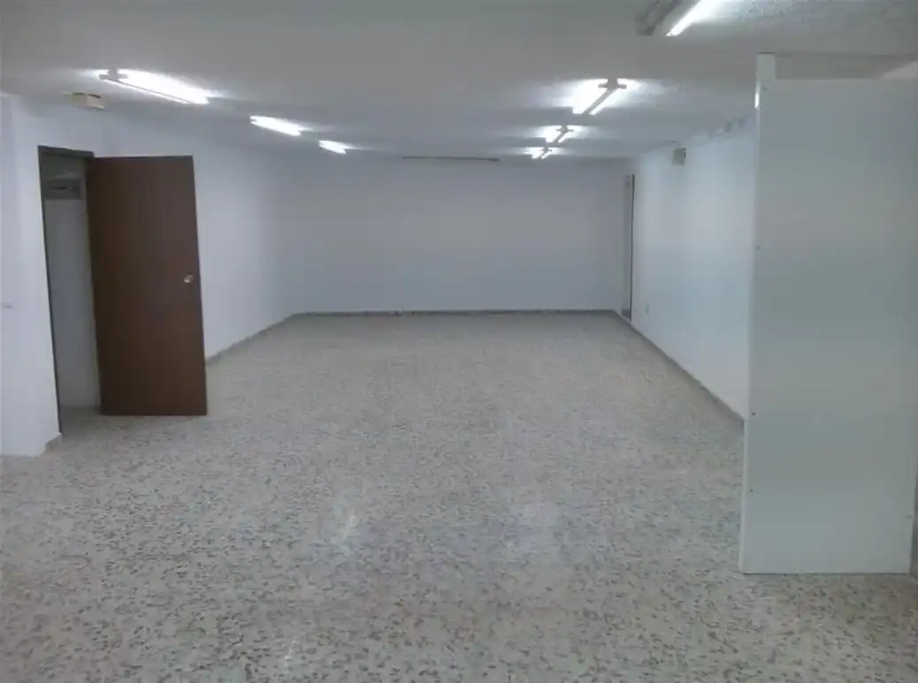 Geschaftsraum zum Verkauf in Gandia mit Klimaanlage, Heizung und Terrasse