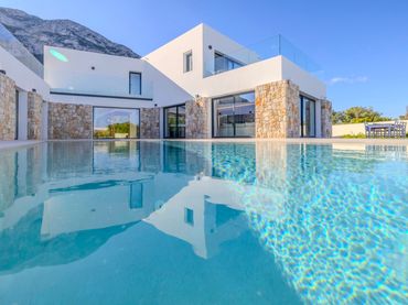 Detached house with pool for sale in El Montgó