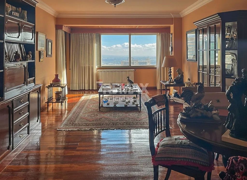 Sala de estar de Piso en venta en Vigo  con Calefacción, Parquet y Trastero