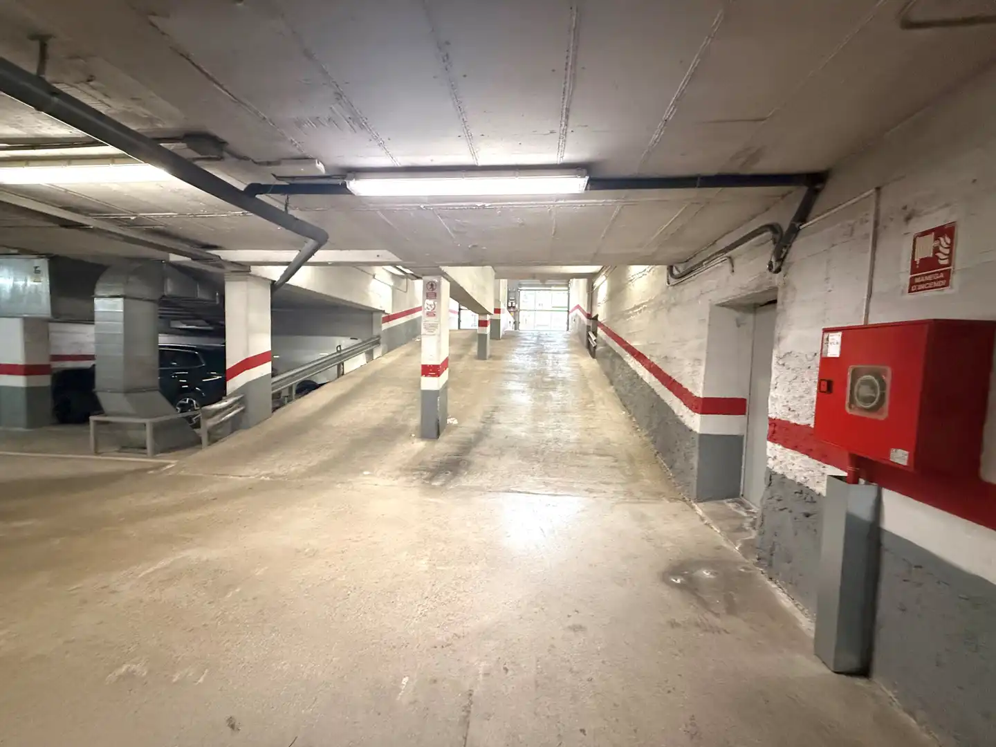Parking of Flat for sale in L'Hospitalet de Llobregat  with Air Conditioner, Heating and Oven