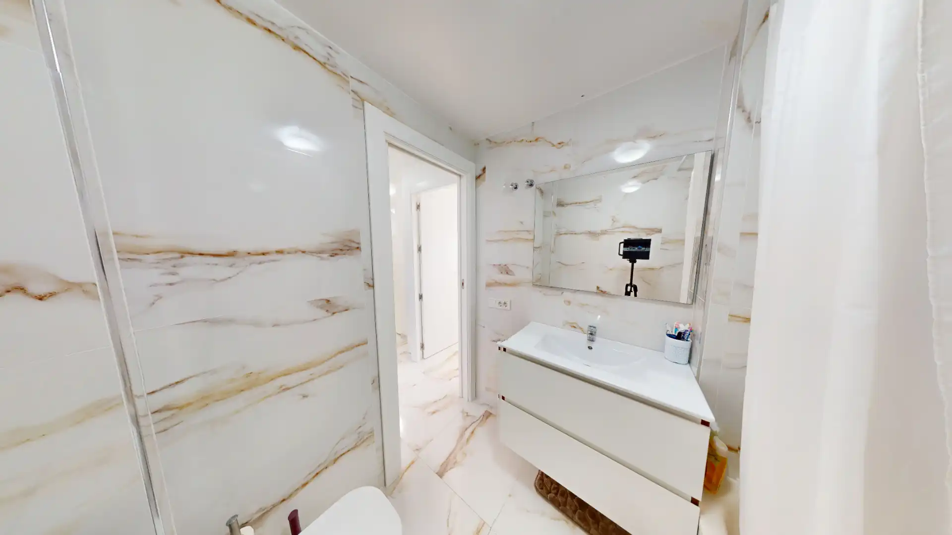 Baño de Piso en venta en Torrevieja con Aire acondicionado, Calefacción y Terraza