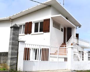 Vista exterior de Casa o xalet en venda en Viveiro amb Terrassa i Balcó