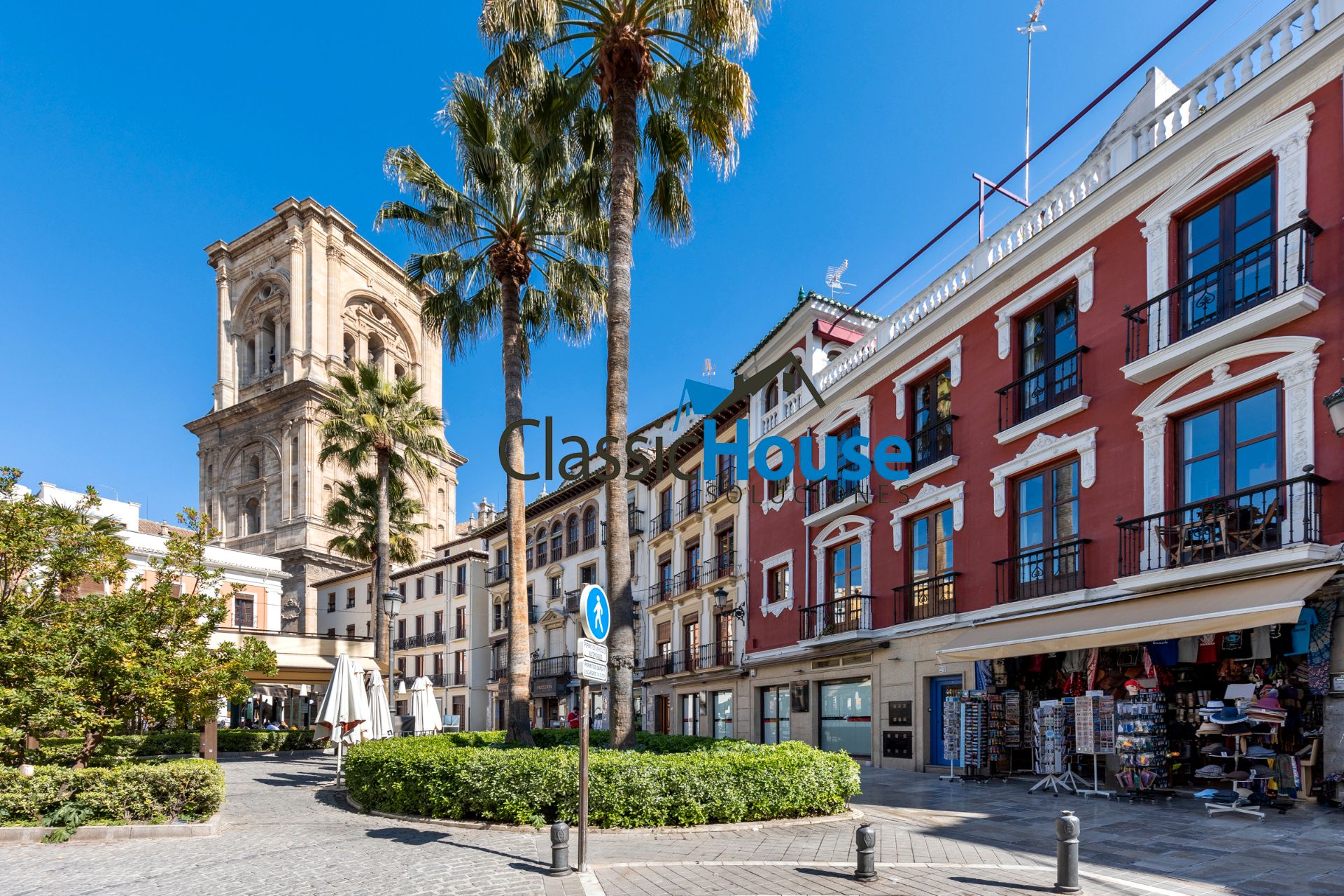 Exterior view of House or chalet for sale in  Granada Capital  with Air Conditioner, Terrace and Balcony