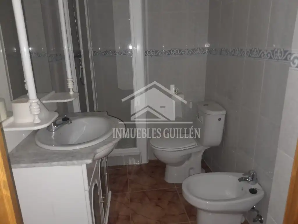 Baño de Casa o chalet en venta en Turón con Terraza, Trastero y Amueblado