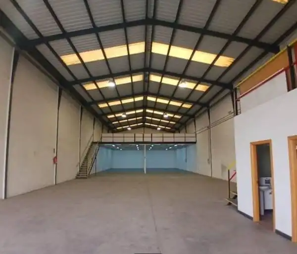 Industrial building to rent in Alcàsser