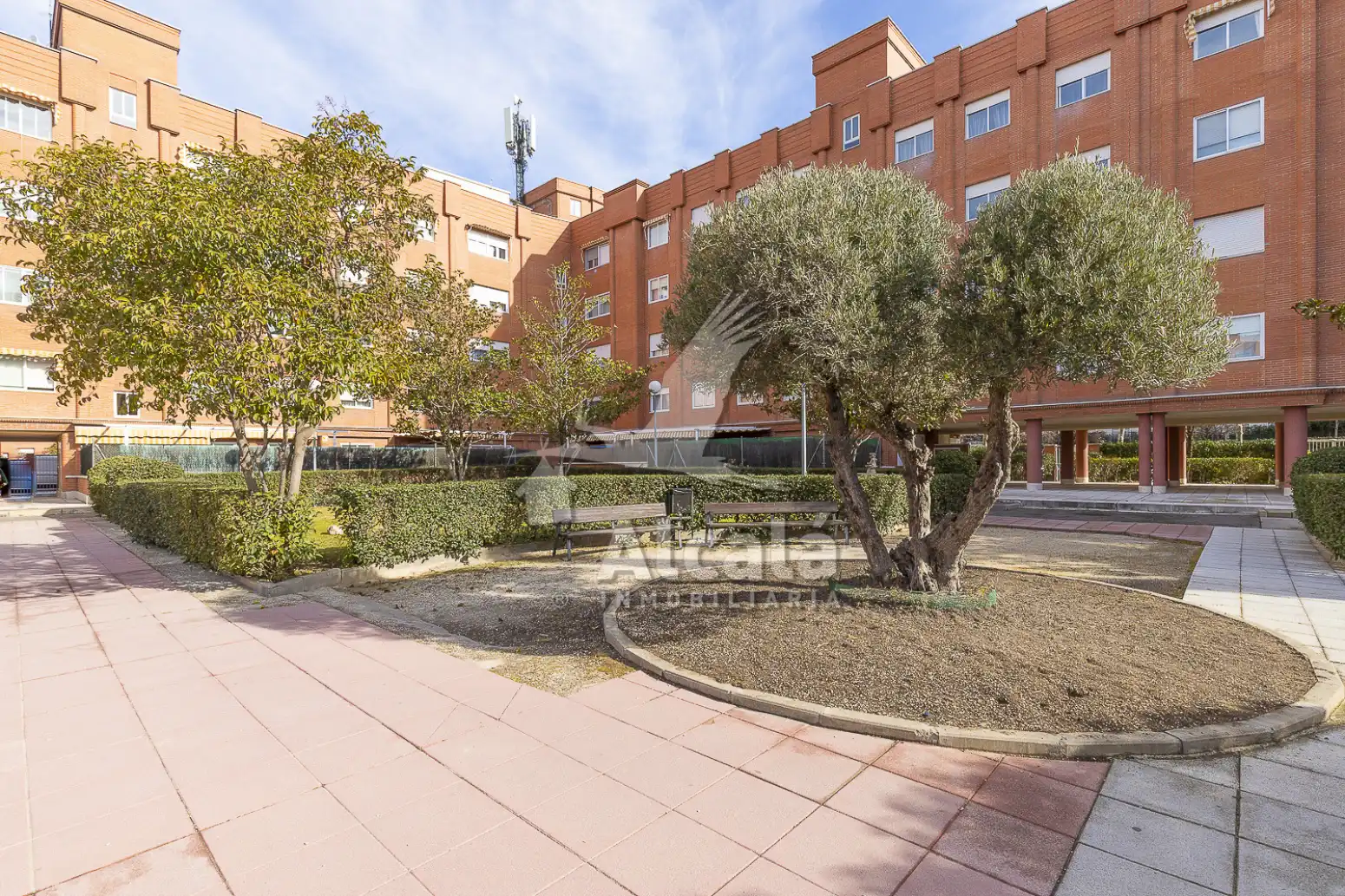 Vista exterior de Piso en venta en Alcalá de Henares con Aire acondicionado, Calefacción y Trastero