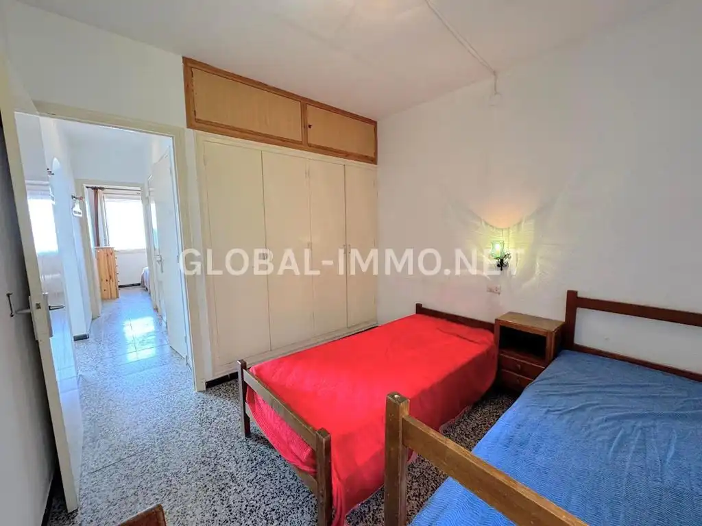 Schlafzimmer von Wohnungen zum Verkauf in Roses mit Terrasse und Möbliert