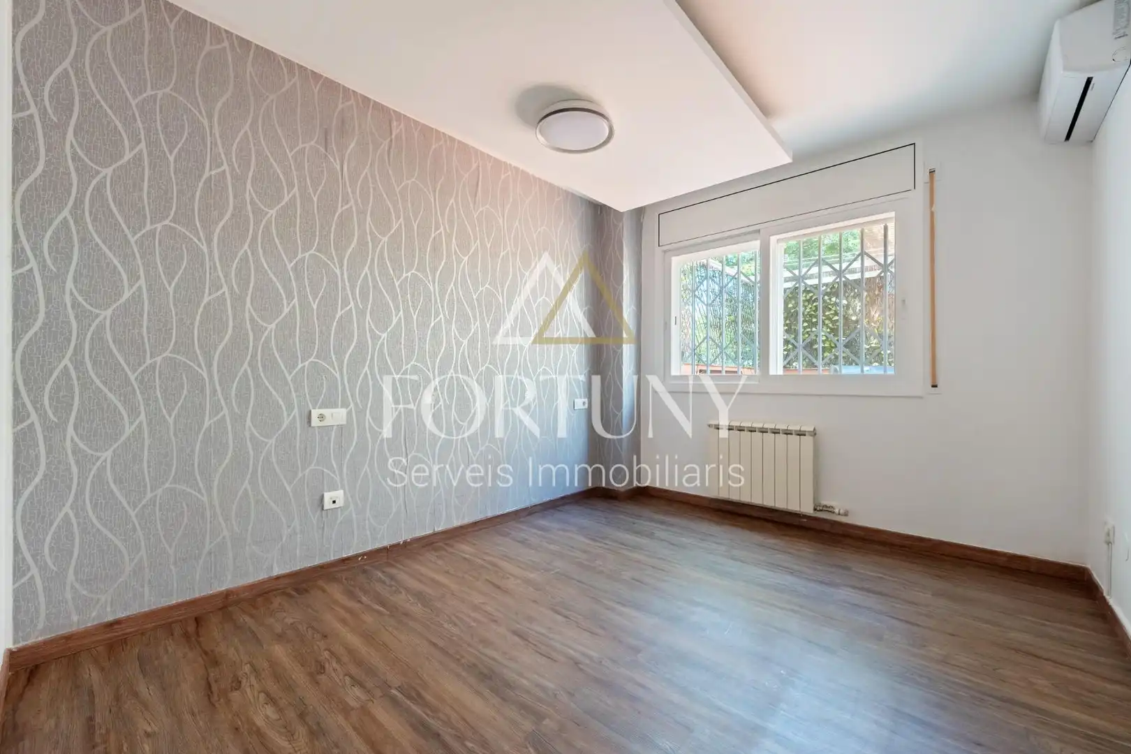 Schlafzimmer von Erdgeschoss zum Verkauf in Reus mit Klimaanlage, Heizung und Terrasse