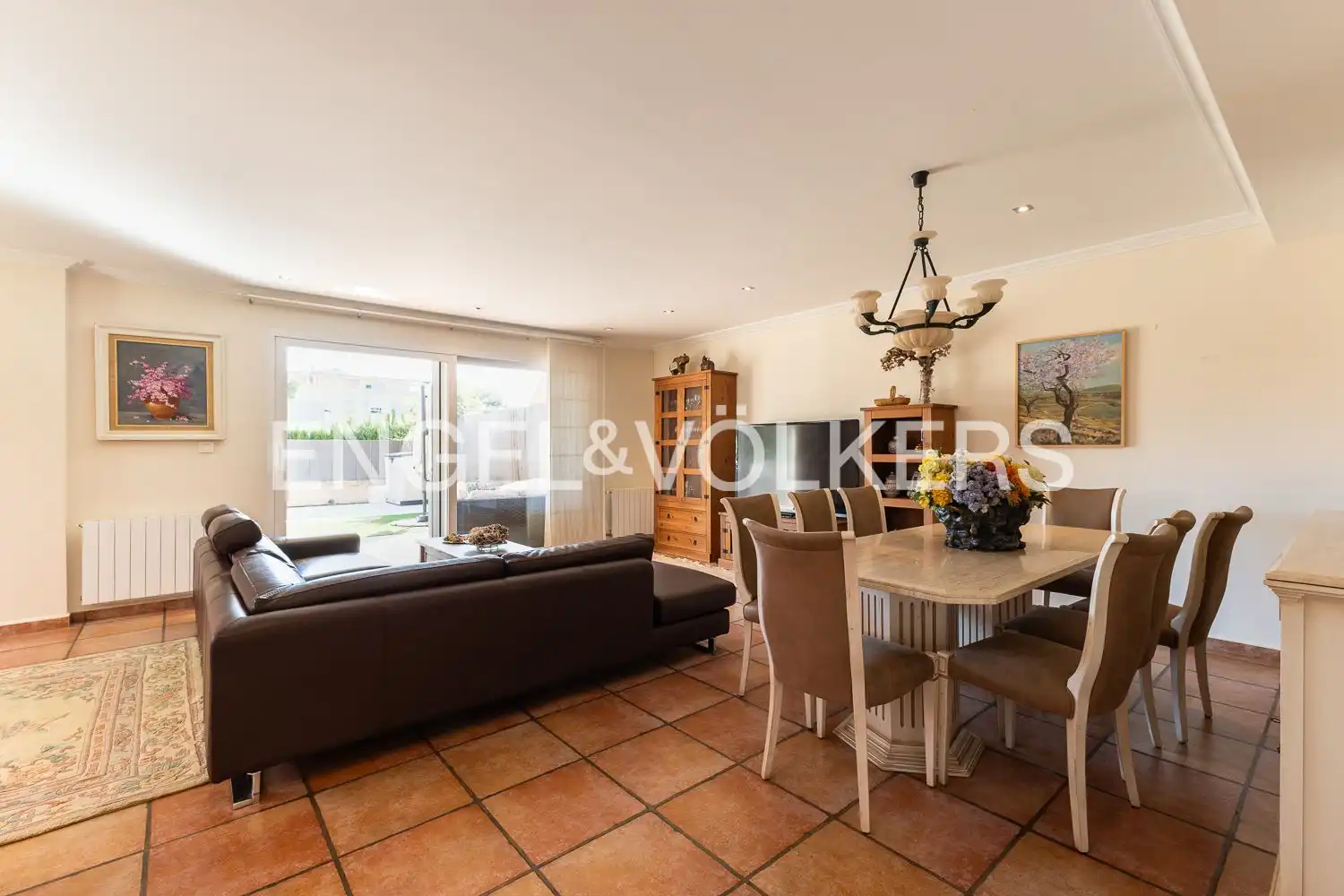 Vista exterior de Casa o xalet de lloguer en Torrent amb Aire condicionat, Calefacció i Jardí privat