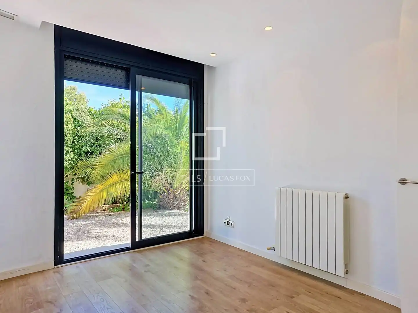 Schlafzimmer von Haus oder Chalet zum Verkauf in Vilanova i la Geltrú mit Klimaanlage, Heizung und Privatgarten