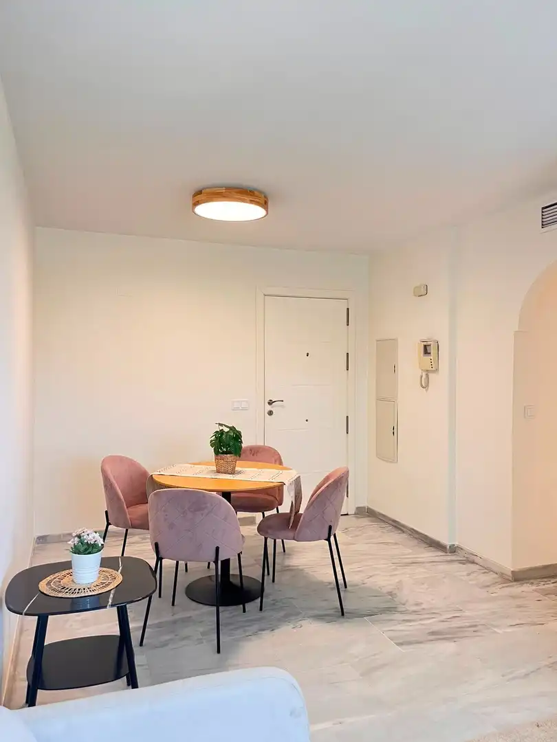 Comedor de Ático en venta en Rincón de la Victoria con Terraza, Trastero y Piscina comunitaria