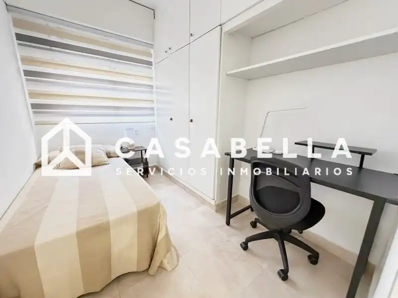 Schlafzimmer von Wohnung zur Miete in Valencia mit Klimaanlage, Heizung und Terrasse