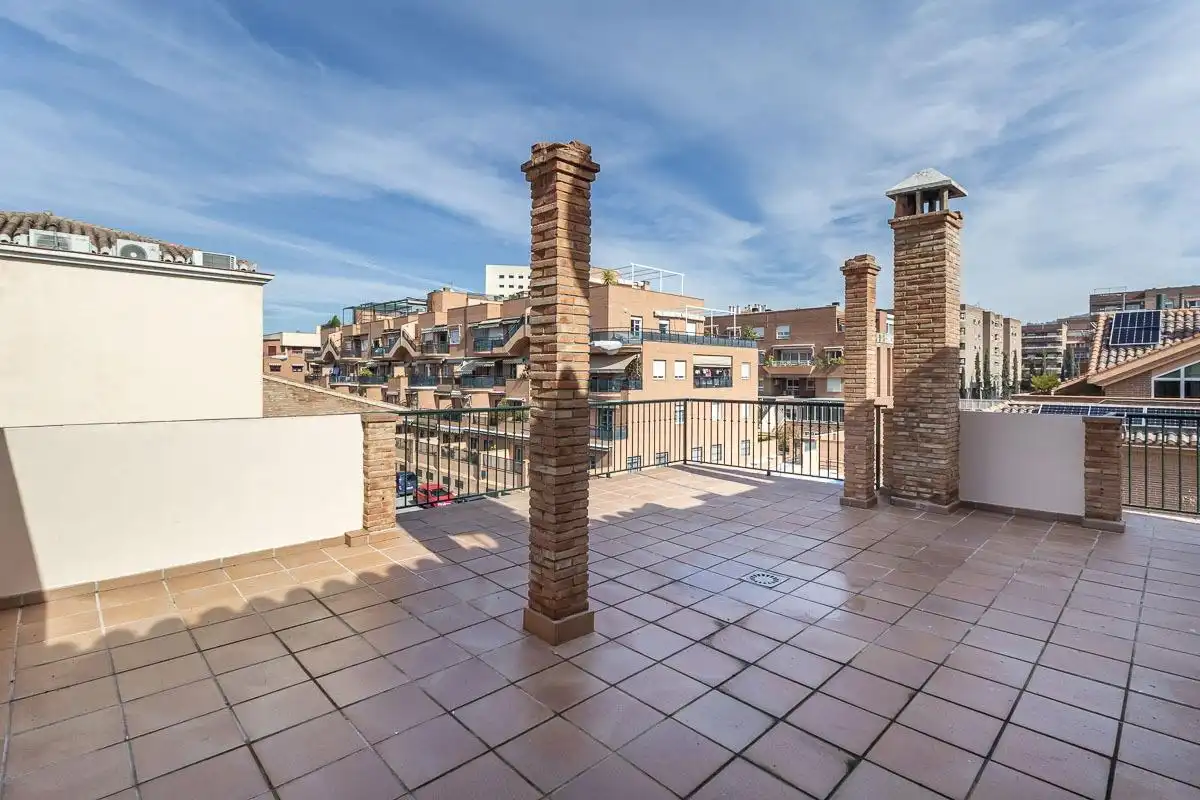 Terrassa de Casa o xalet en venda en Granada amb Aire condicionat, Terrassa i Piscina