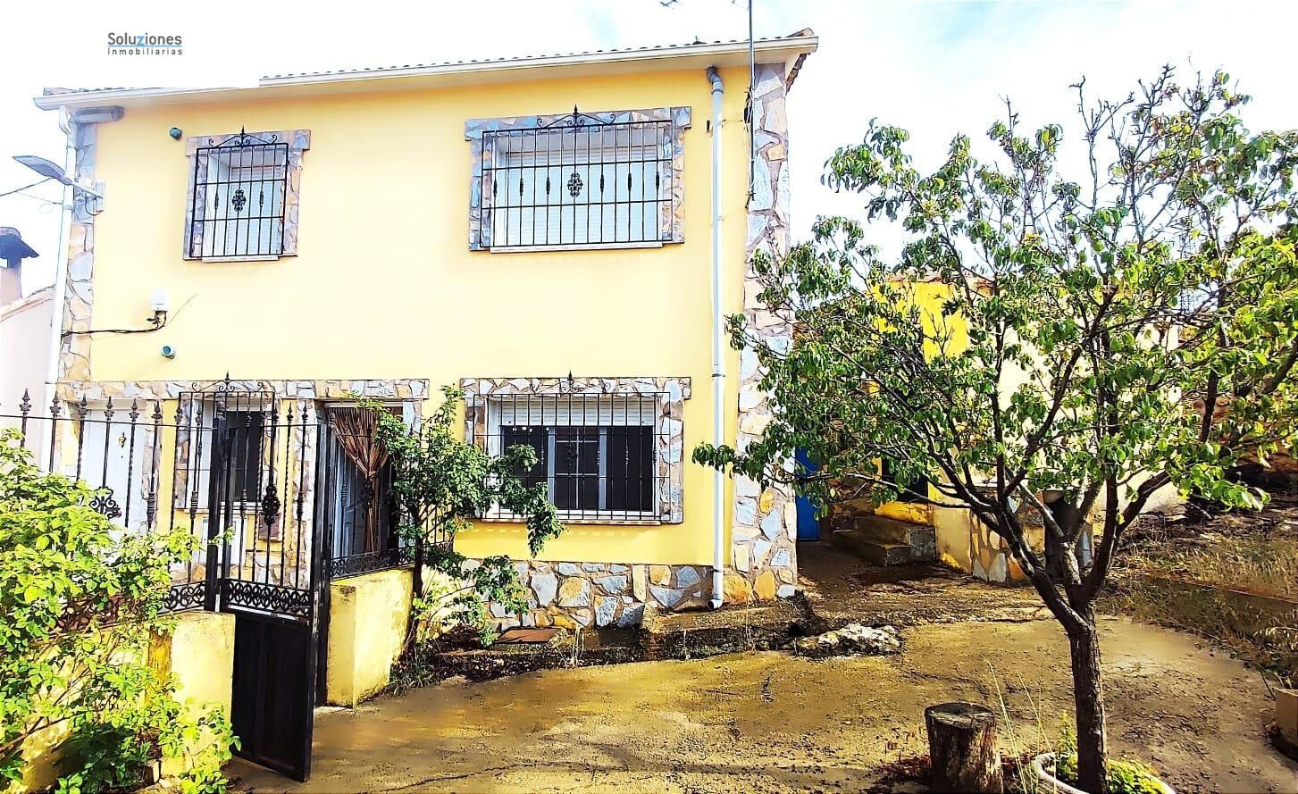 Außenansicht von Country house zum verkauf in Casas de Lázaro mit Heizung
