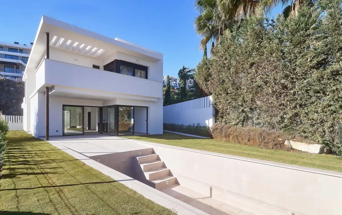 Villa mit Pool zum Verkauf in Riviera del Sol