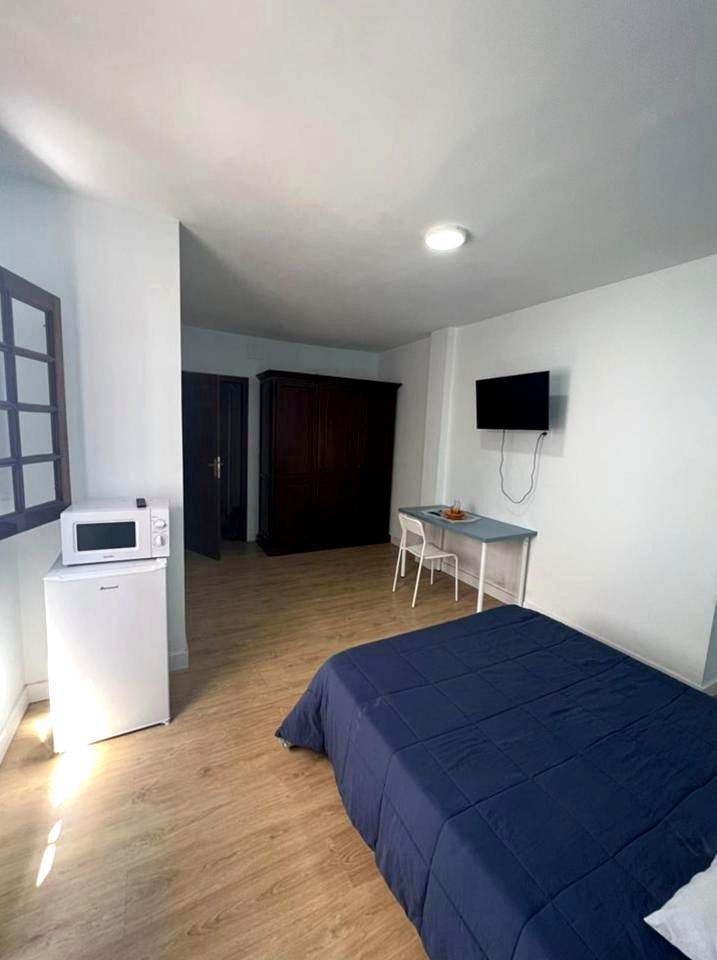 Bedroom of Flat to share in  Santa Cruz de Tenerife Capital  with Furnished