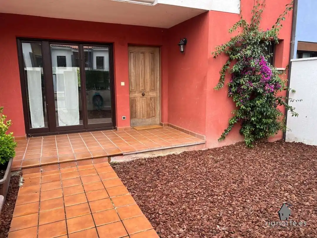 Casa adosada en venta en Avenida de Los Porqueros, 8, Ribadesella