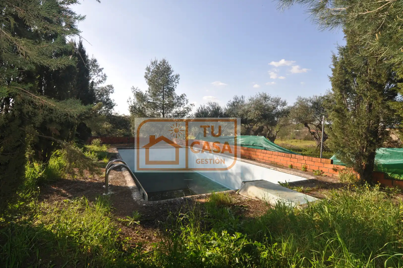 Piscina de Casa o chalet en venta en Malpartida de Cáceres con Aire acondicionado, Calefacción y Jardín privado