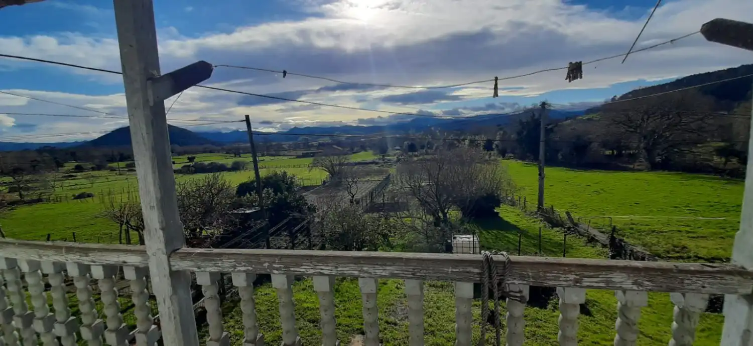 Vista exterior de Casa o chalet en venta en Escalante con Balcón